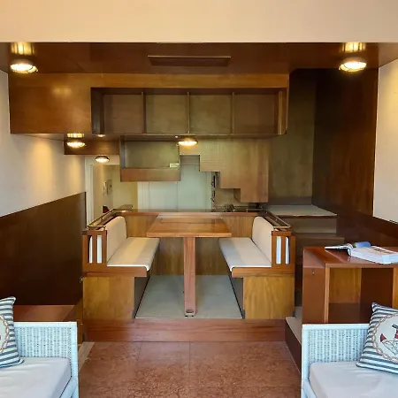 Aquamar On The By Venicescape Apartmán